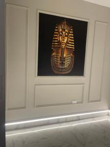 golden mask pyramids inn and jacuzzi