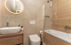 Awesome Home In Policnik