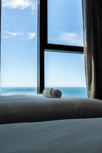 Sky-High 3BR Tranquility - Sweeping Panoramas!