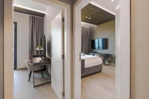 HAVN - Top floor 2 bedroom with Sea and Pool View