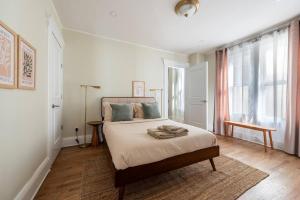 Bright & Modern - 35 Mins to NYC - Extended Stays