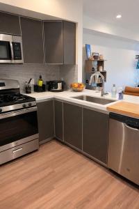 Modern 1Bed 2Bath Apt in Hollywood with Rooftop Views