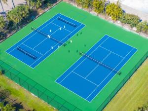 Pelicans Roost 305 condo