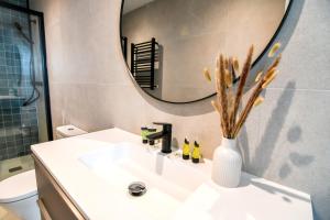 Contemporary Chic with Expansive Sun Patio