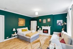 Bright London Apartment with Easy Tube Links