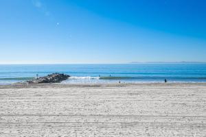 6Br Beachfront Retreat, Patio And Balcony On Oceanfront By Beachview Rentals