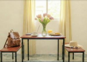 Romantic Escape-200m to Beach in Prime Center with Fast WiFi & Value Stay 14