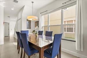 3 Bedrooms 3 Bathrooms The Retreat 1517Rc