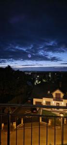 Nowoczesny Apartamment pod Debami