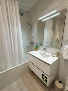 BnB Homes vibrant Ocean View terraced apartment with swimming pool 200 m to the beach