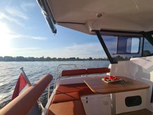 Unique stay on a modern motor yacht - Natural Harbour