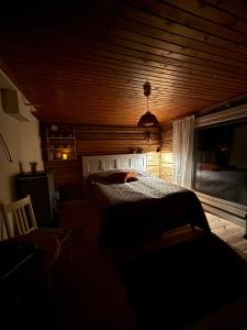 Cute cottage with sauna by the sea