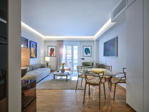 One Kolonaki , an elegant 2-bedroom apartment on Valaoritou pedestrian street