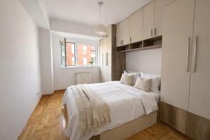 Cozy Modern Apt & Near City Center & Free Parking