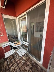 Cozy Modern Apt & Near City Center & Free Parking