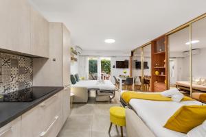 VICTORIA BEACH - Lumineux studio - BORD DE MER - Centre Menton