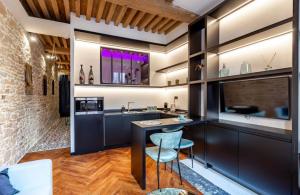 SWEET LEONE II -appartement avec spa privé-Lyon Place Terreaux
