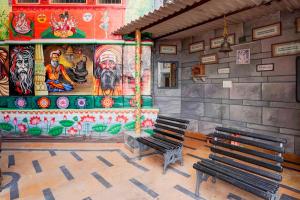 Townhouse Oak Varanasi Ganga Ghat