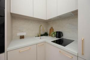 Modern Studio Krochmalna with Air Conditioning Near Centre of Warsaw by Noclegi Renters