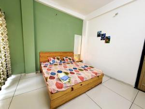 Aura of Calm Couple Friendly 1bhk