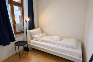 Geräumige Altbauwohnung am Hasselbachplatz - 2 Schlafzimmer