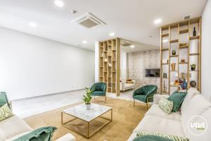 ViVi Homes - Luxor Gym, Pool, Terrace & Beach