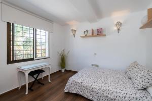 Spacious and bright house next to the beach