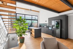 Modern triplex with terrace - Castellane