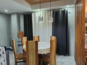 MEEKS VILLAS TRANSIENT HOUSE