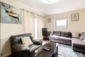 The Hive, Large Private Room, East London,Transport Links, Parking