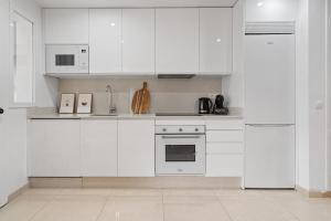 Bright apartment next to the beach