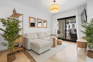 Bright apartment next to the beach