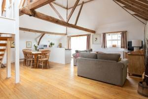 Rural Cottage Accommodation for 14
