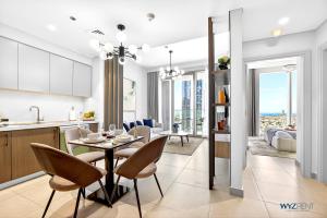 Ultra Modern 1BR Forte Tower Near the BURJ and Mall