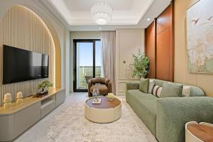 ThriveHomes High-Floor 2-BR Apartment with Designer Finishes