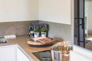 Sealine - modern apartment at 100m from the beach