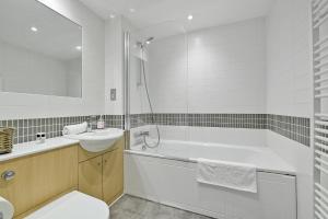 The Vizion serviced apartments from Pincott Properties - free parking, private balcony, and WiFi