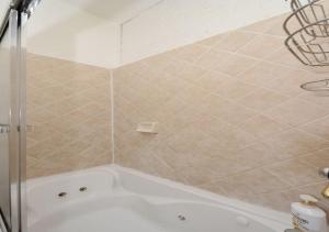 1BR GEM! Close to Central Park!, June To Aug 90 Days Stay Required