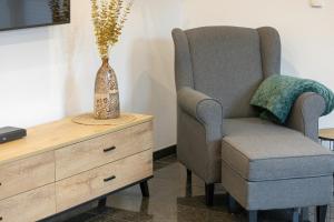 Unique Family Apartment with 2 Bedrooms and Parking by Noclegi Renters