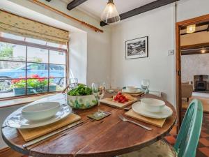 2 Bed in Haverfordwest oc-fb310