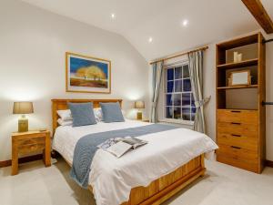 2 Bed in Battle oc-77491