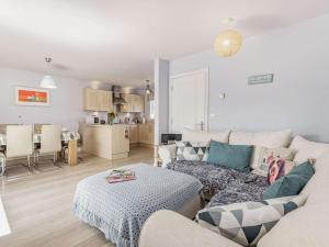 2 Bed in Rye- oc-88709