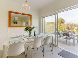 3 Bed in Saundersfoot oc-fb248