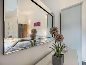 2 Bed in Tenby oc-fb219