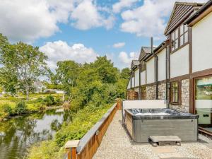 4 Bed in Oswestry oc-88850