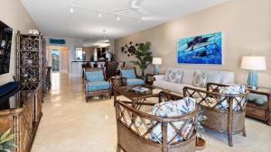 334 Mariners Club