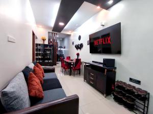 SNOW Apartment - Near Clark International Airport and Dinosaurs Island