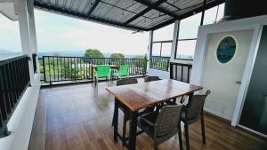 Villa Trawas Bandungan Mountain View Family Stay