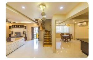 Avis Home