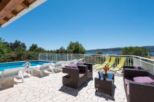 Holiday Villa Perna